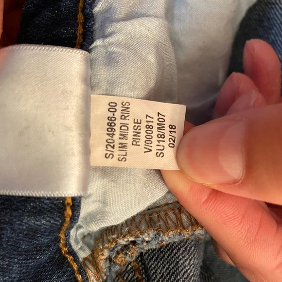 GAP Jean Shorts - Picture 3 of 4